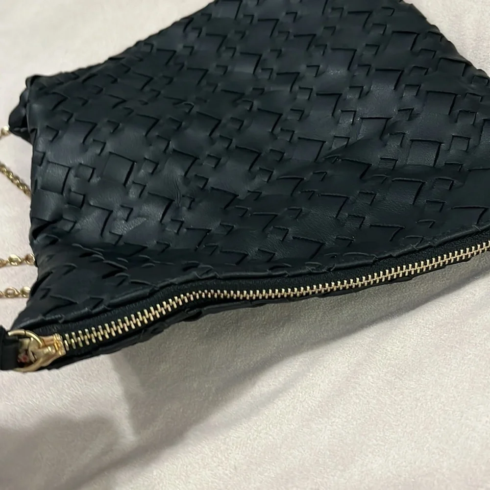 5/15 Urban Expressions black certified vegan woven crossbody fringe pull